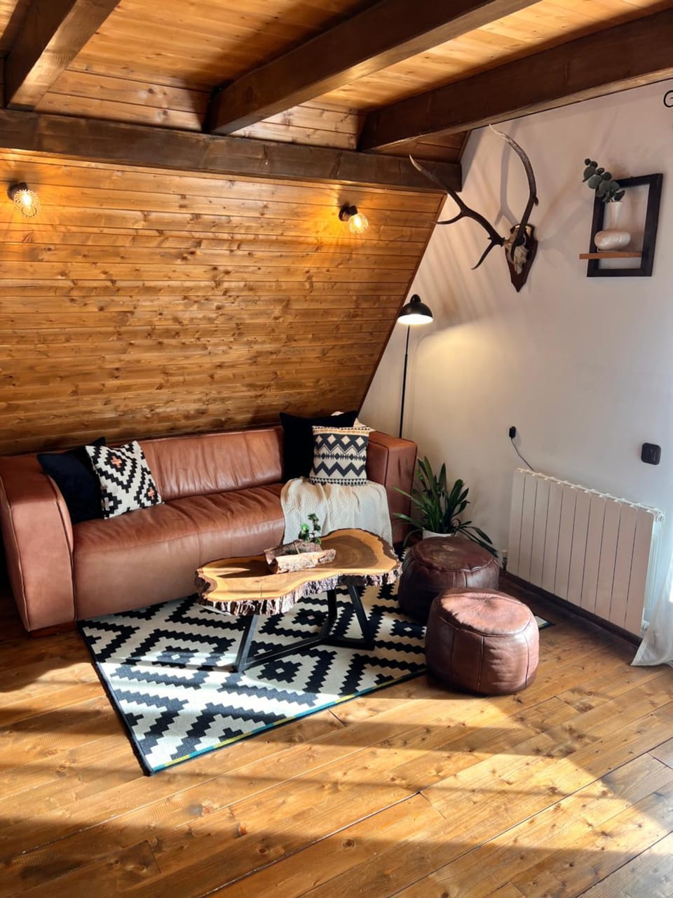 Living room, Seating area