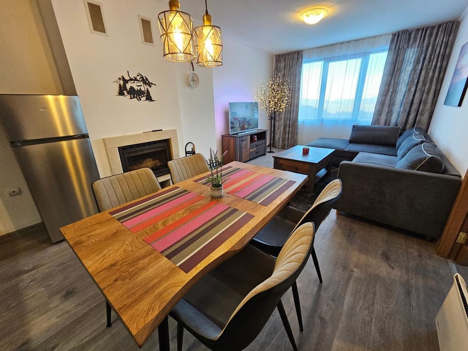 TV and multimedia, Living room, Dining area, flat iron