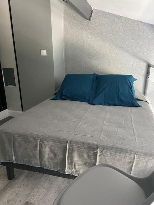 Charmant petit studio mezzanine avec climatisation Apartment in Occitanie