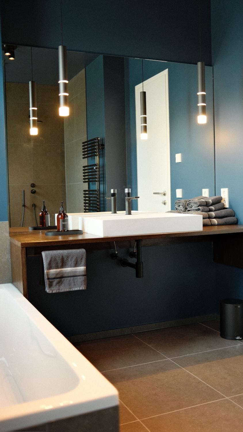 Bathroom, towels