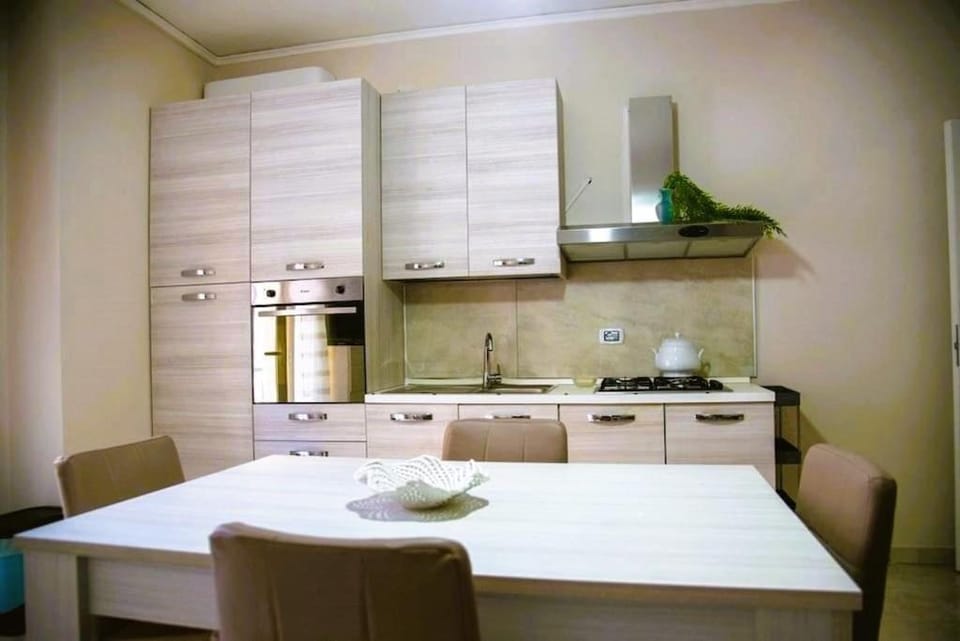 Kitchen or kitchenette, Photo of the whole room, Dining area, pet friendly, stove