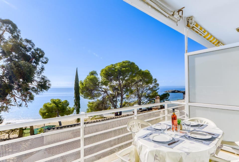 View (from property/room), Balcony/Terrace, Sea view