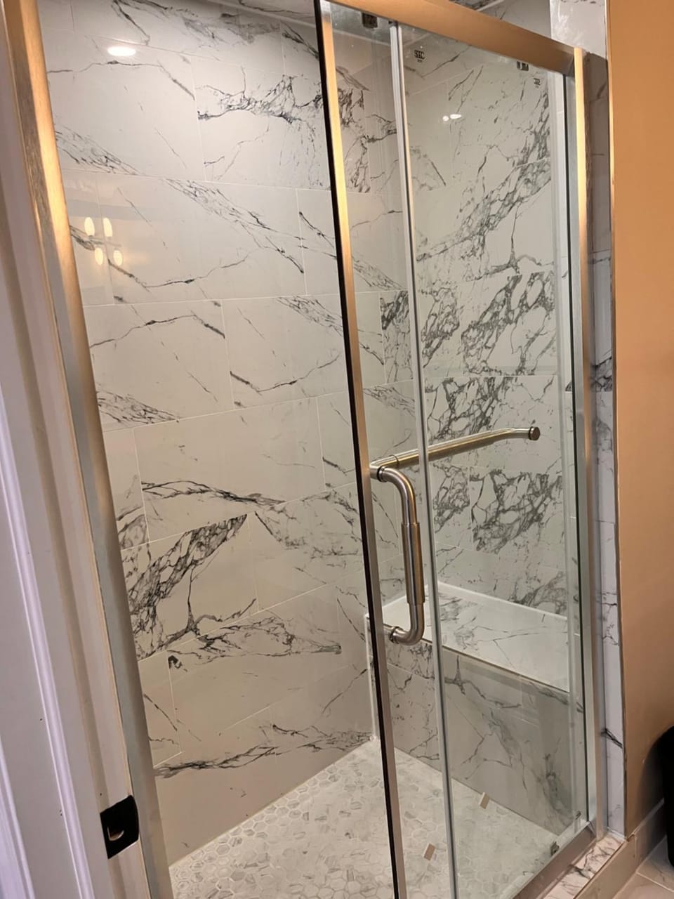 Private Apartment/Suite Apartment in Oshawa
