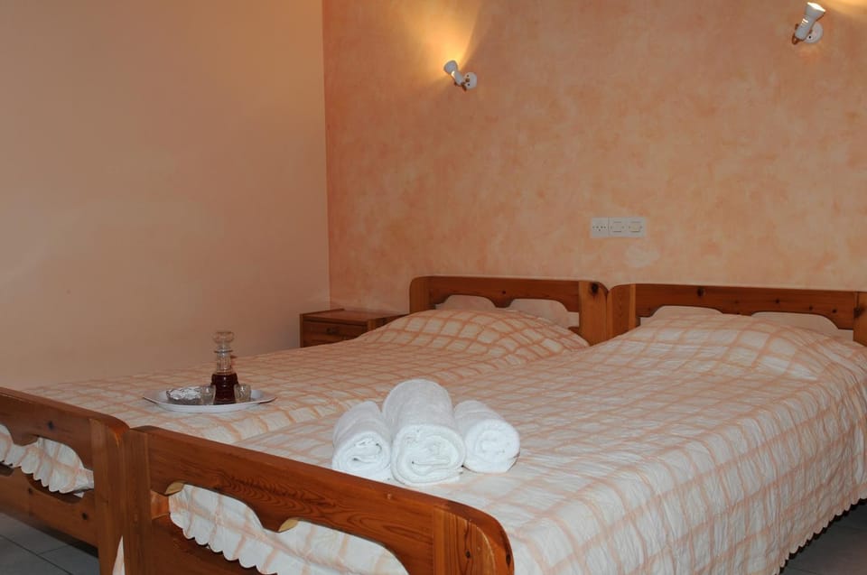 Photo of the whole room, Decorative detail, Bedroom