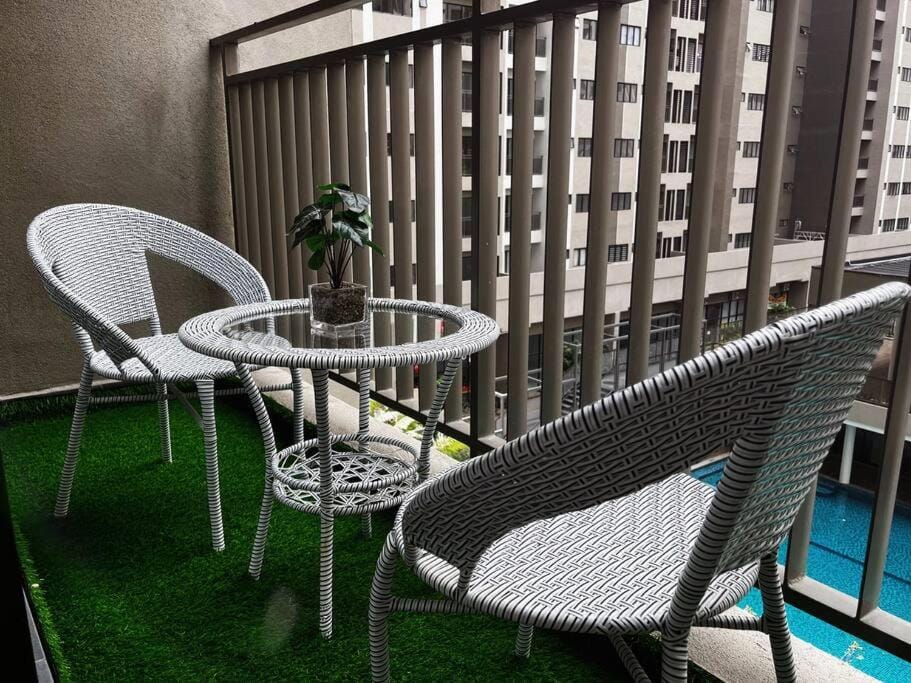 Patio, View (from property/room), Balcony/Terrace, Seating area, Pool view