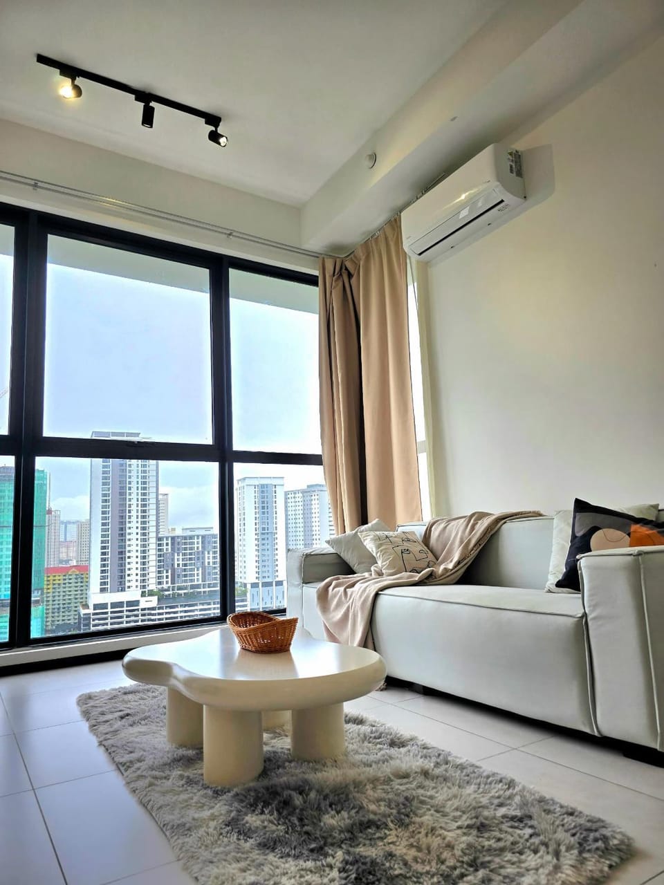 Living room, Seating area, air conditioner