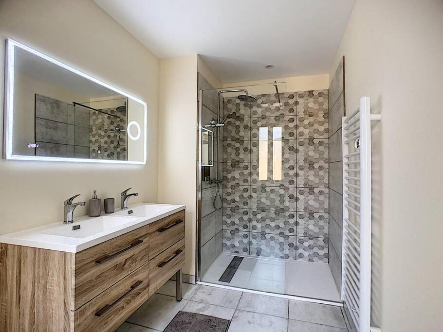 Shower, Bathroom