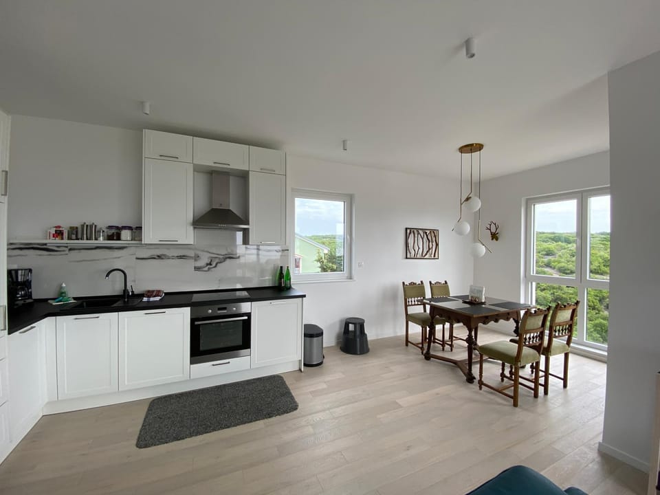View (from property/room), Kitchen or kitchenette, Dining area