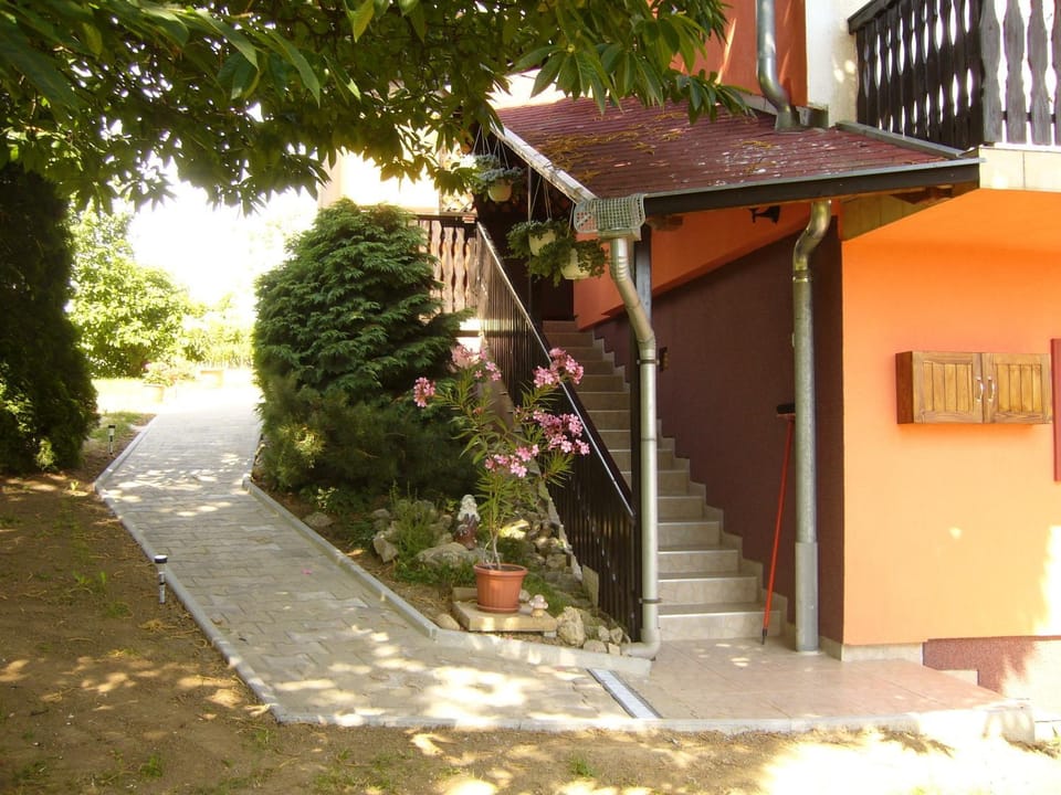 Ország Apartmanház Apartment in Hungary