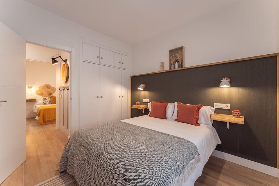 Bed, Photo of the whole room, Bedroom, wardrobe