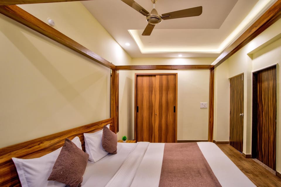 Bedroom, wardrobe
