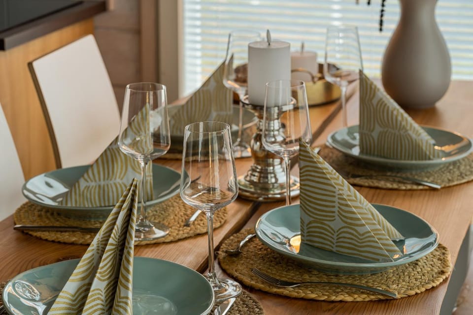 Food and drinks, Dining area, Food, Drinks