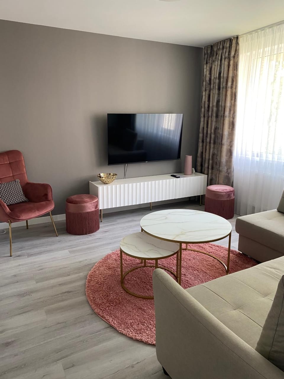 Communal lounge/ TV room