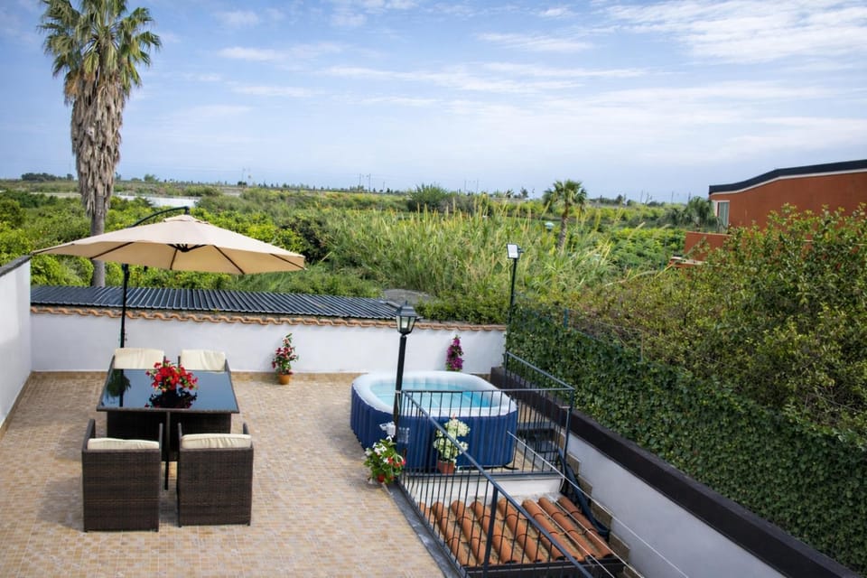 BBQ facilities, Hot Tub, Balcony/Terrace