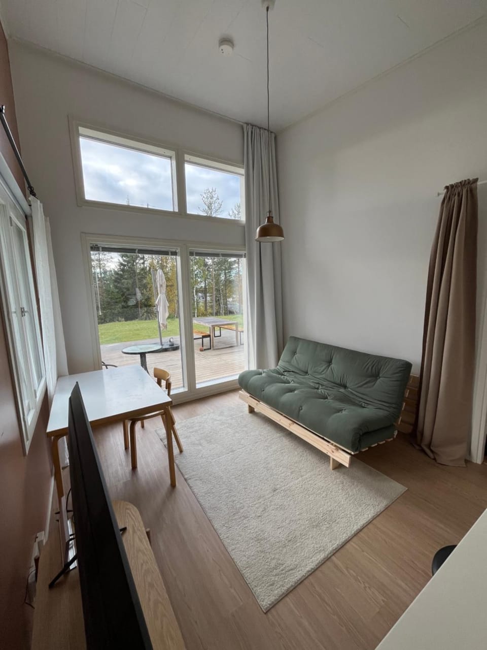 Communal lounge/ TV room, Bed, Bedroom