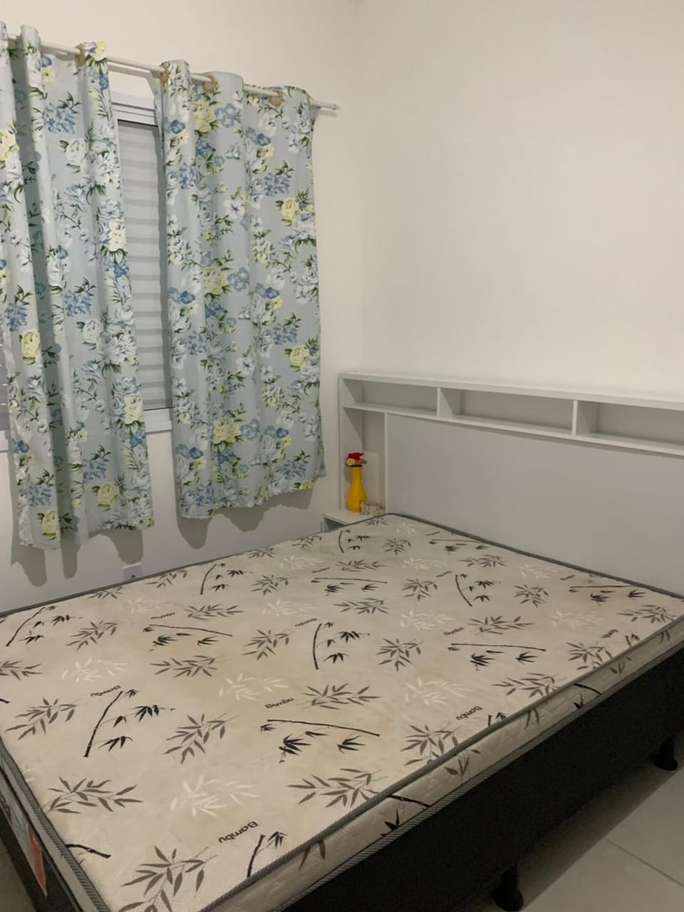 Apto em Ubatuba divisa com a Praia de Itagua e facil acesso as praias fica ao lado do Atacado Tenda na rodovia Rio Santos Apartment in Ubatuba