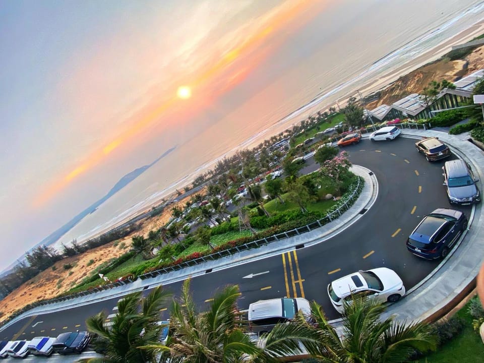 Bird's eye view, Sunrise
