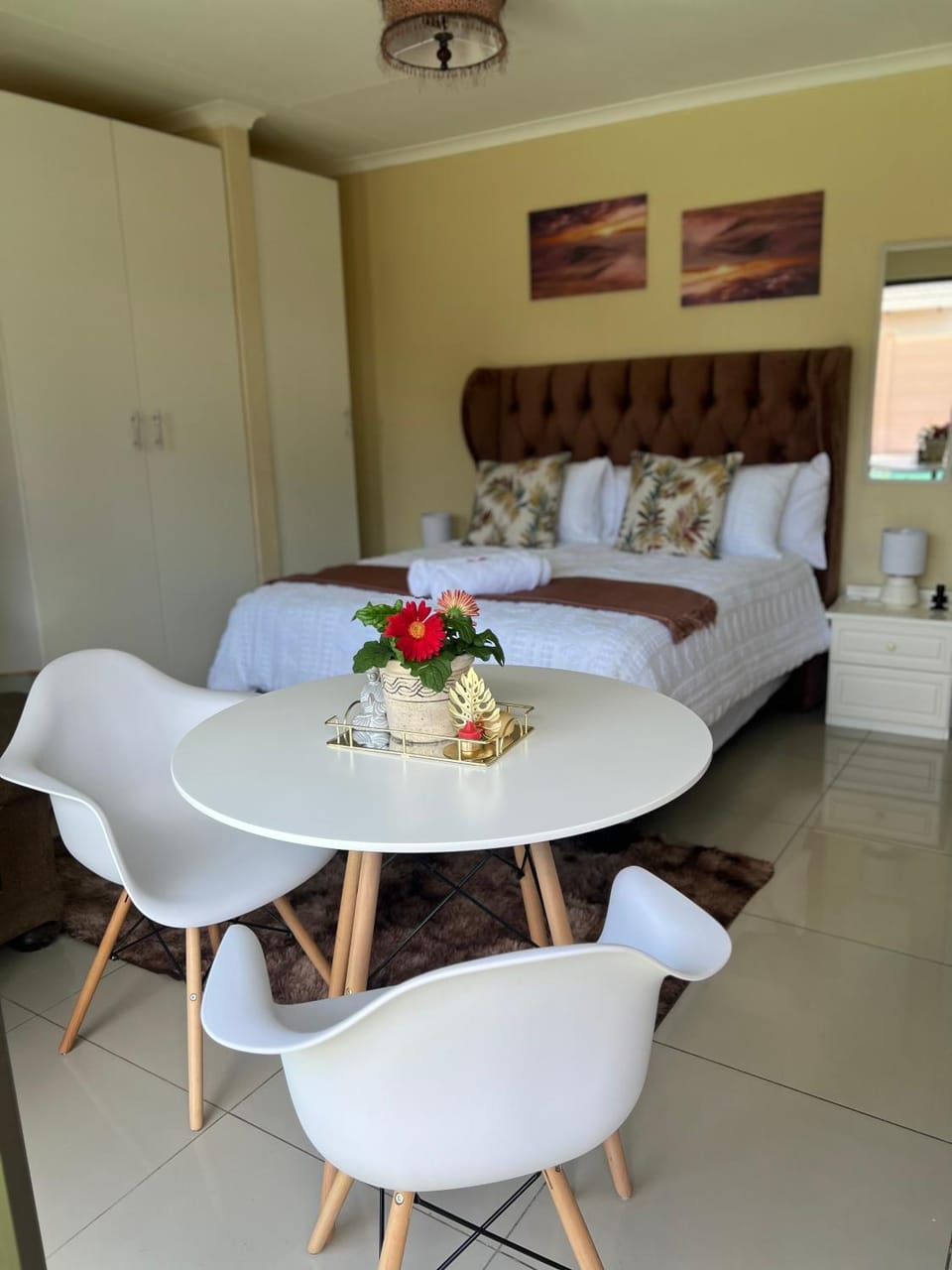 Seating area, Bedroom