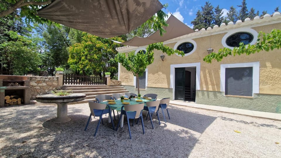 Off site, Garden