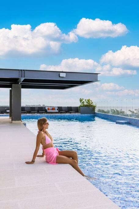 Day, People, Natural landscape, Balcony/Terrace, Guests, Pool view, Swimming pool, Swimming pool