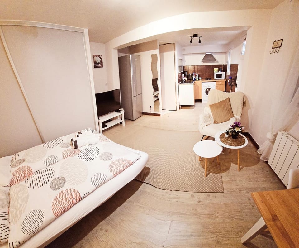Appartement à proximité de la Gare du RER B Le Guichet ,Paris Saclay Apartment in Île-de-France