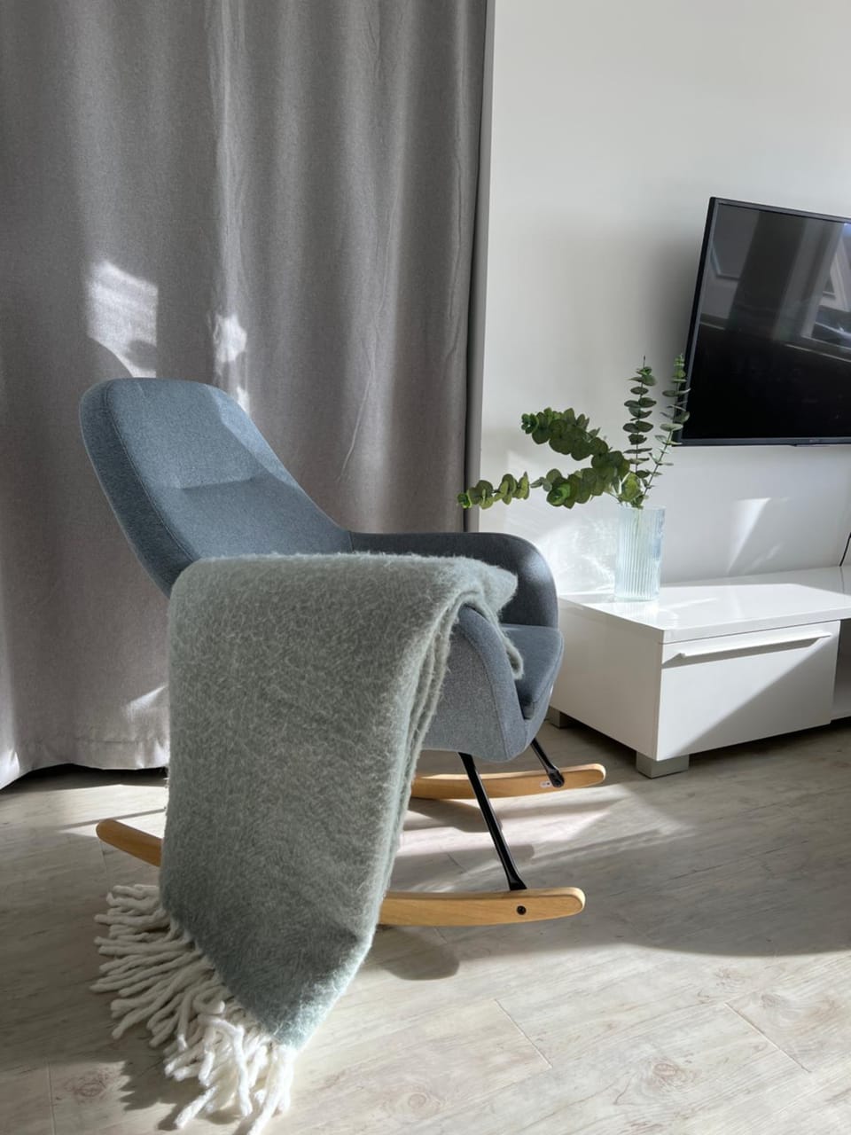 Communal lounge/ TV room, TV and multimedia, Living room, Seating area, Evening entertainment