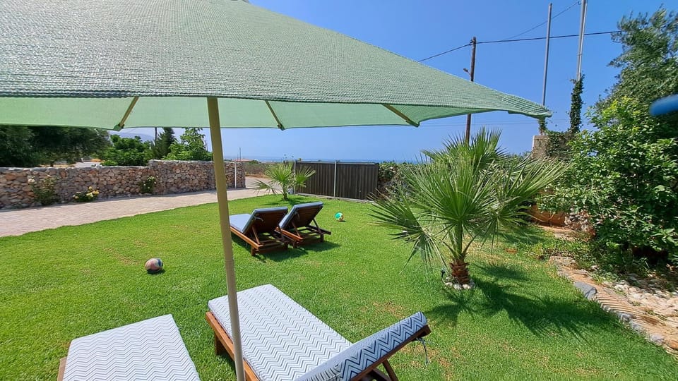 Patio, Natural landscape, Garden, Garden view, sunbed