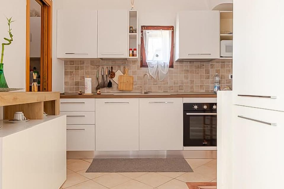 Kitchen or kitchenette, dishwasher, internet, oven, pet friendly, stove