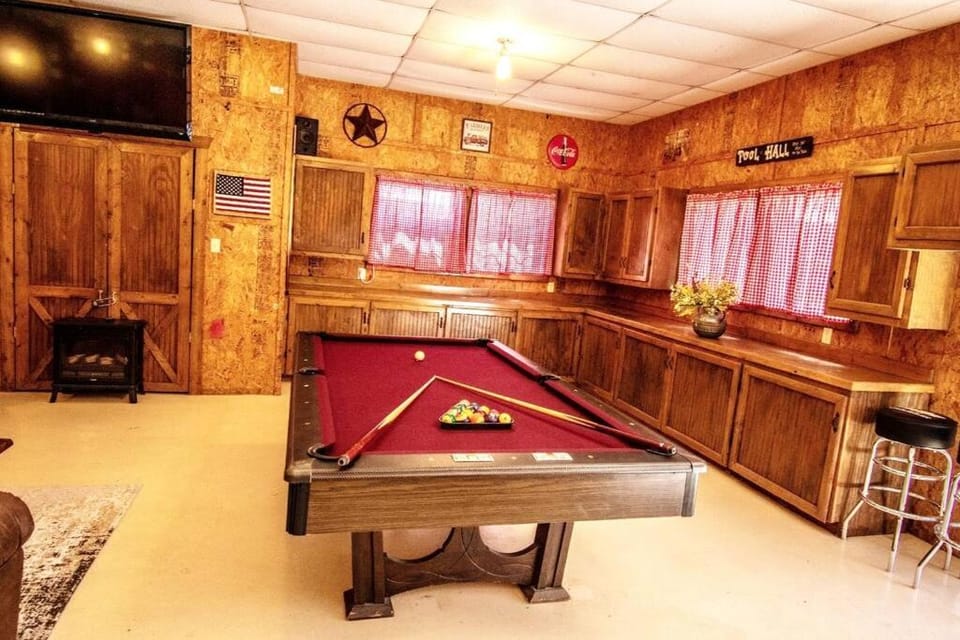 Communal lounge/ TV room, Billiard, Game Room, TV and multimedia, Evening entertainment
