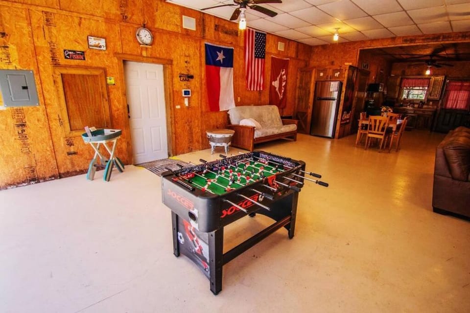 Game Room, Seating area, hair dresser