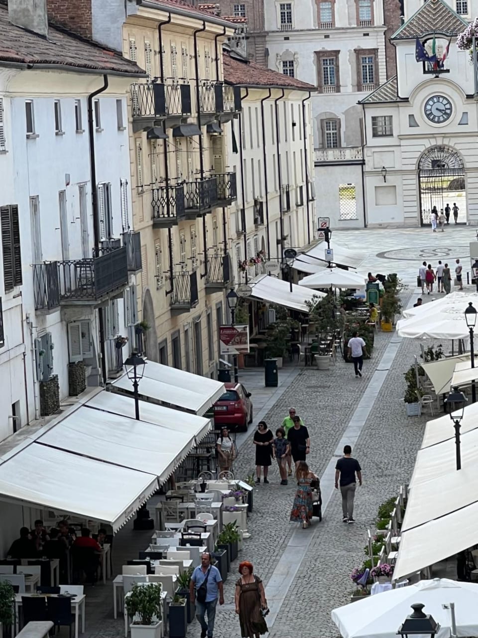 Property building, Neighbourhood, City view, Street view, Location