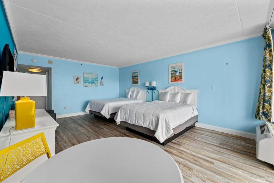Charming Oceanfront Studio ,Grande Cayman Resort House in Myrtle Beach