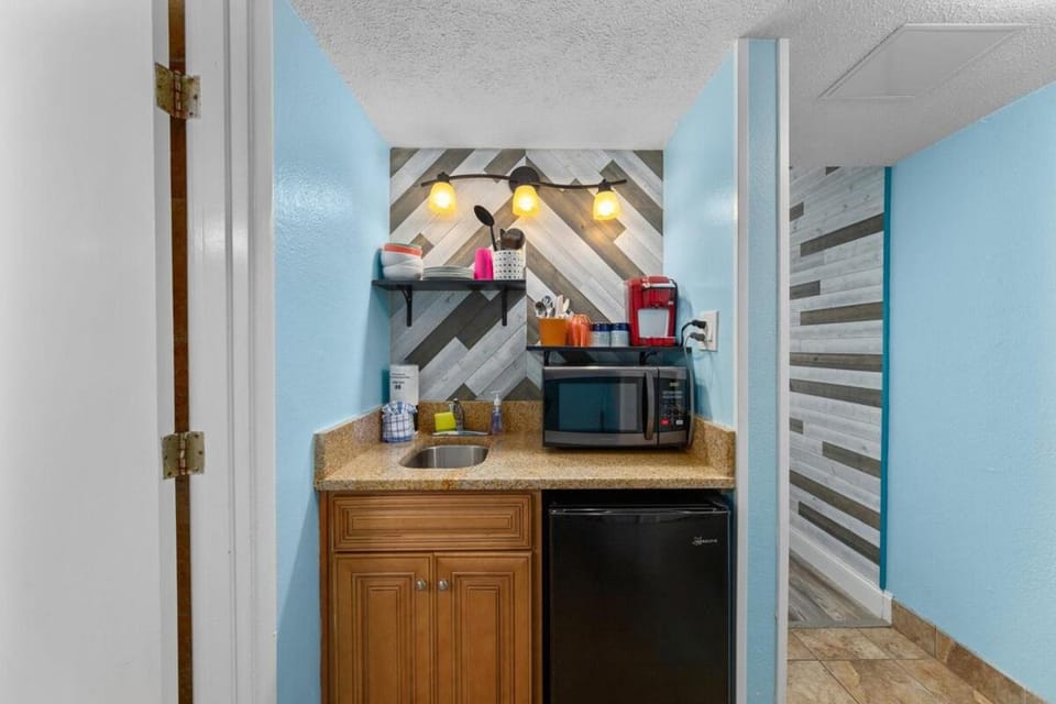Charming Oceanfront Studio ,Grande Cayman Resort House in Myrtle Beach