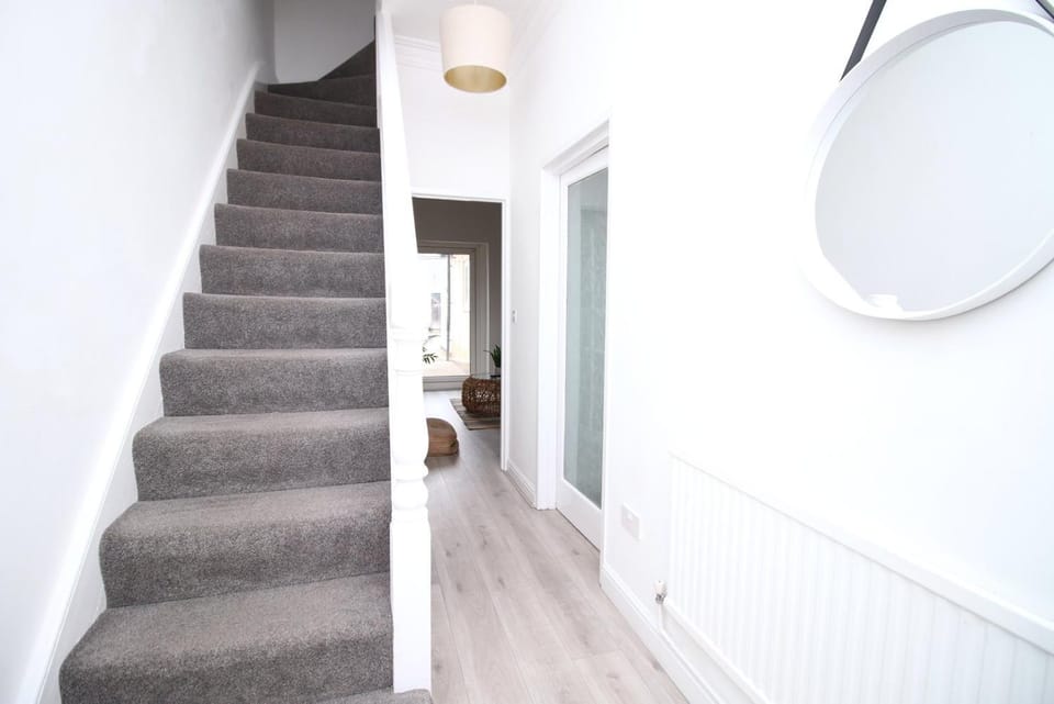 Garden | Parking | 4BR Bed and Breakfast in Newport