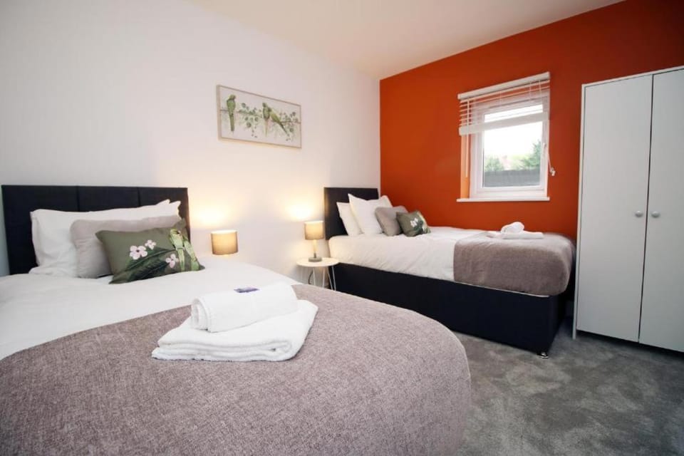 Spacious 2 Bedroom Apartment with Free parking Apartment in Cardiff