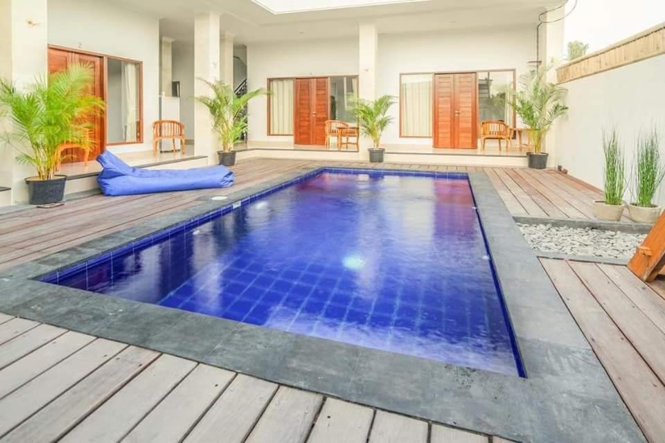 Canggu upasedana guesthouse Bed and Breakfast in North Kuta