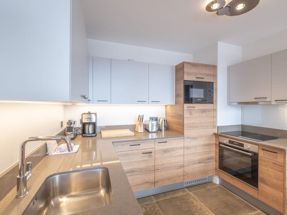 Appartement moderne proche pistes avec wifi et parking - FR-1-645-53 Apartment in Huez