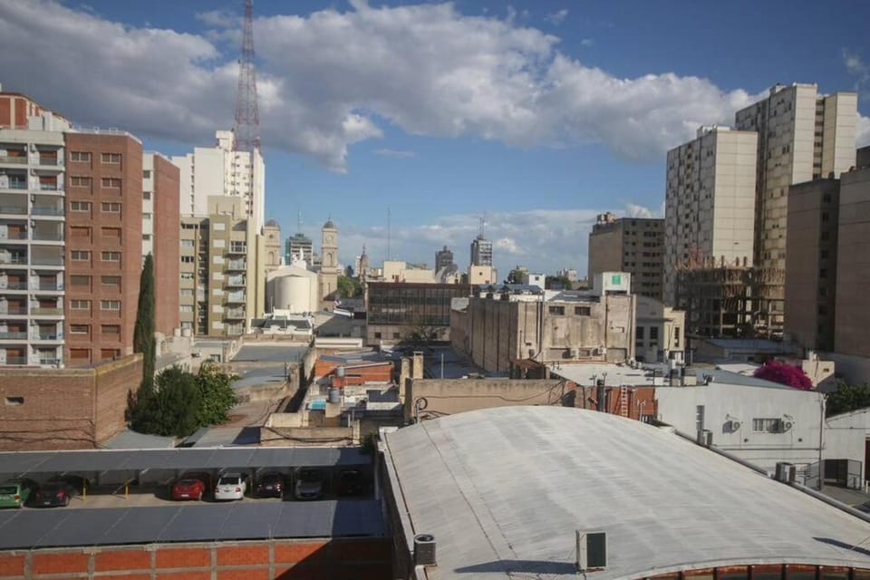 Super céntrico, amplio y equipado - Ideal Consulado España Apartment in Bahía Blanca