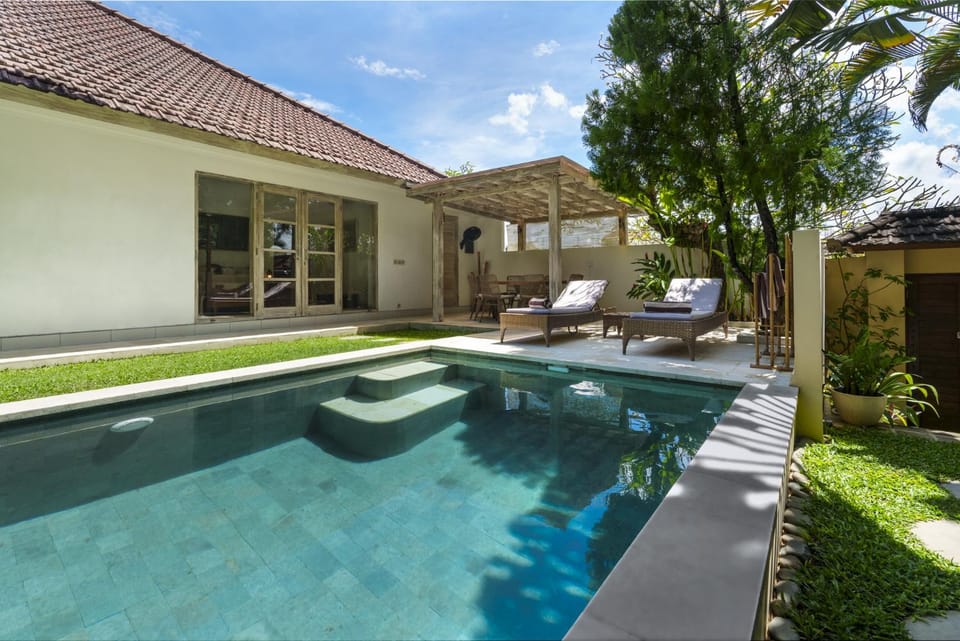 Property building, Swimming pool
