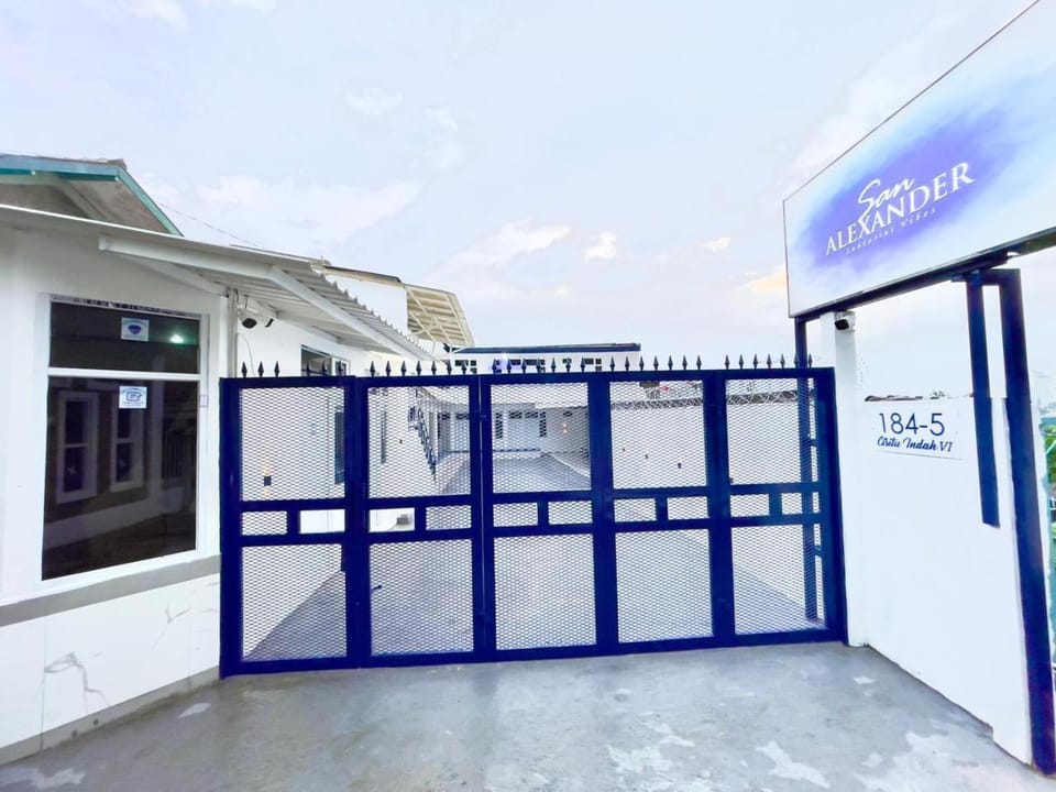 Facade/entrance, Day