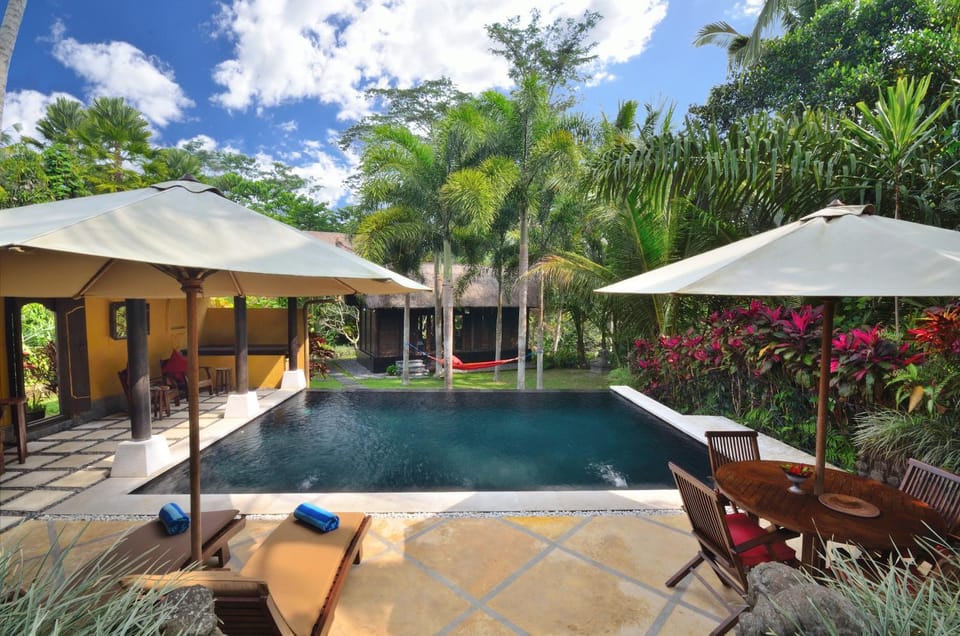 On site, Swimming pool, Swimming pool