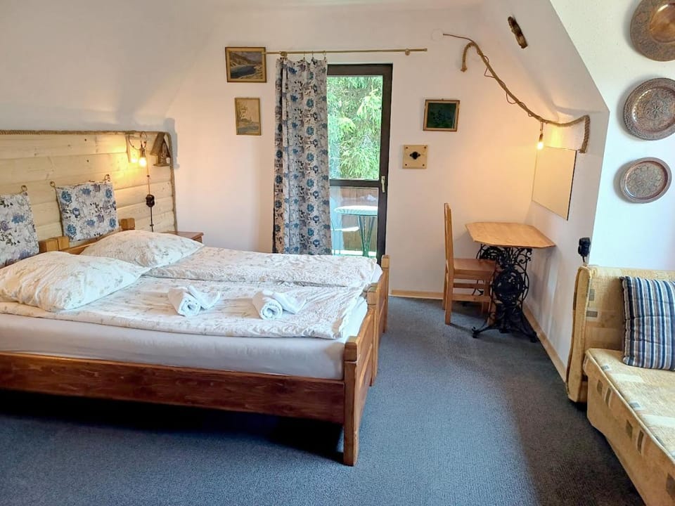 Bed, Balcony/Terrace, Bedroom