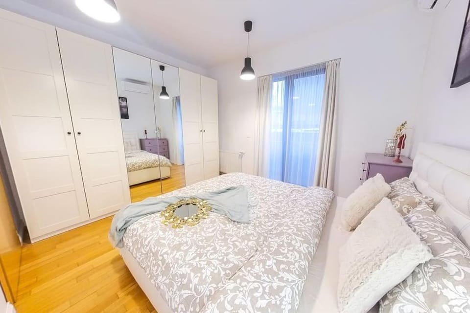 Bed, Photo of the whole room, Bedroom, towels, wardrobe