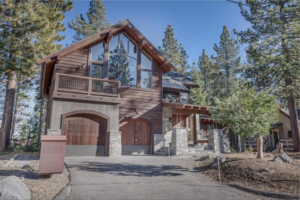 Stone Peak Lodge House in Dollar Point