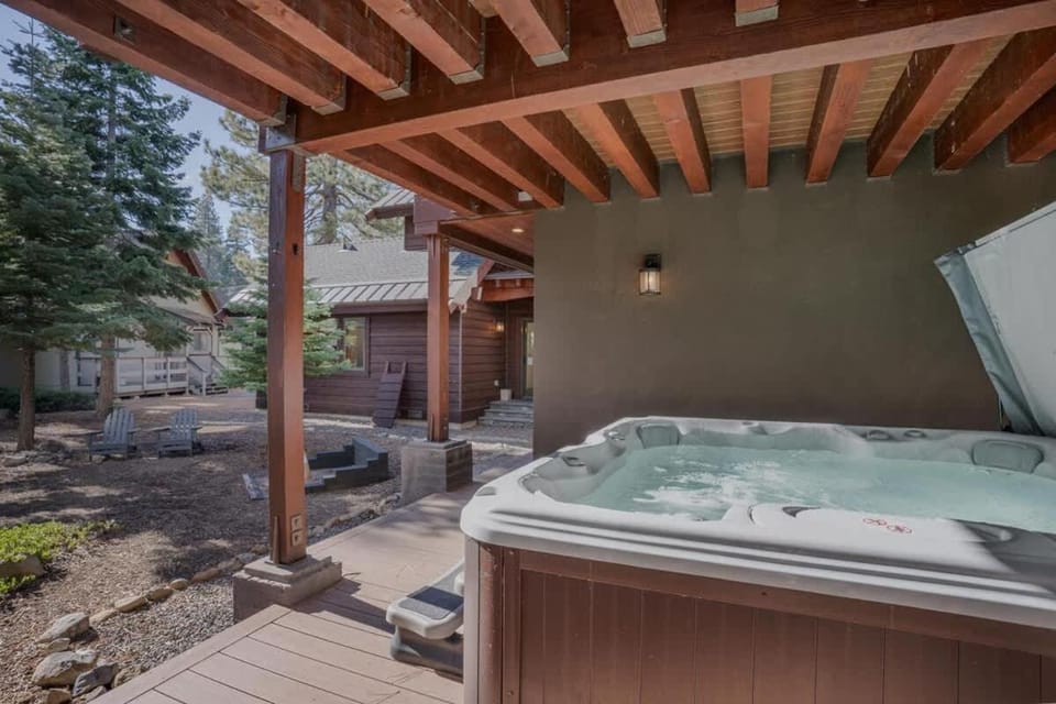 Stone Peak Lodge House in Dollar Point