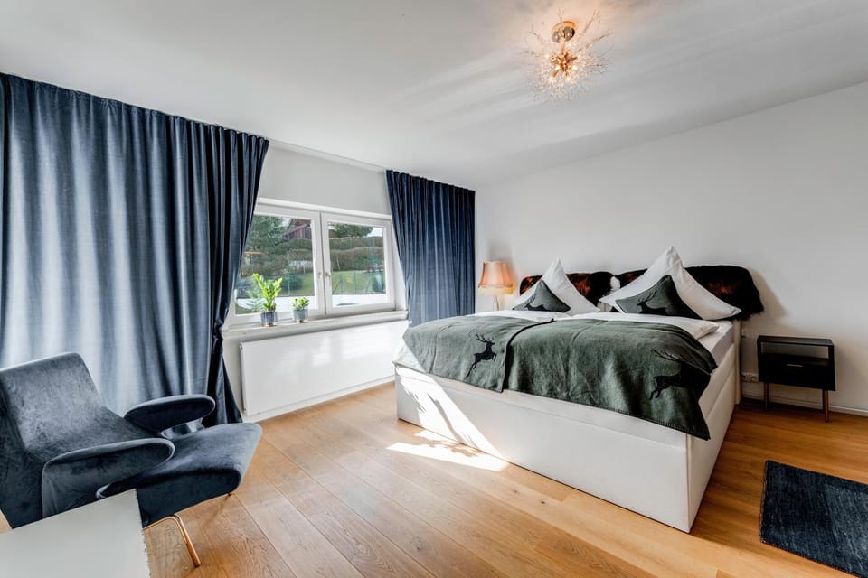 Bed, Photo of the whole room, Bedroom