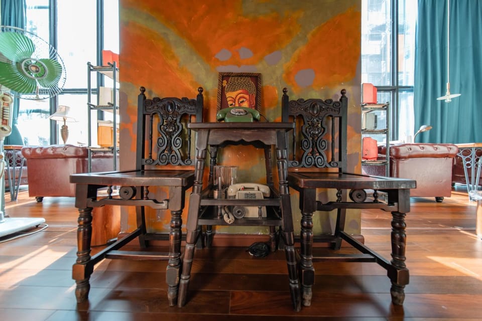 Seating area, Dining area