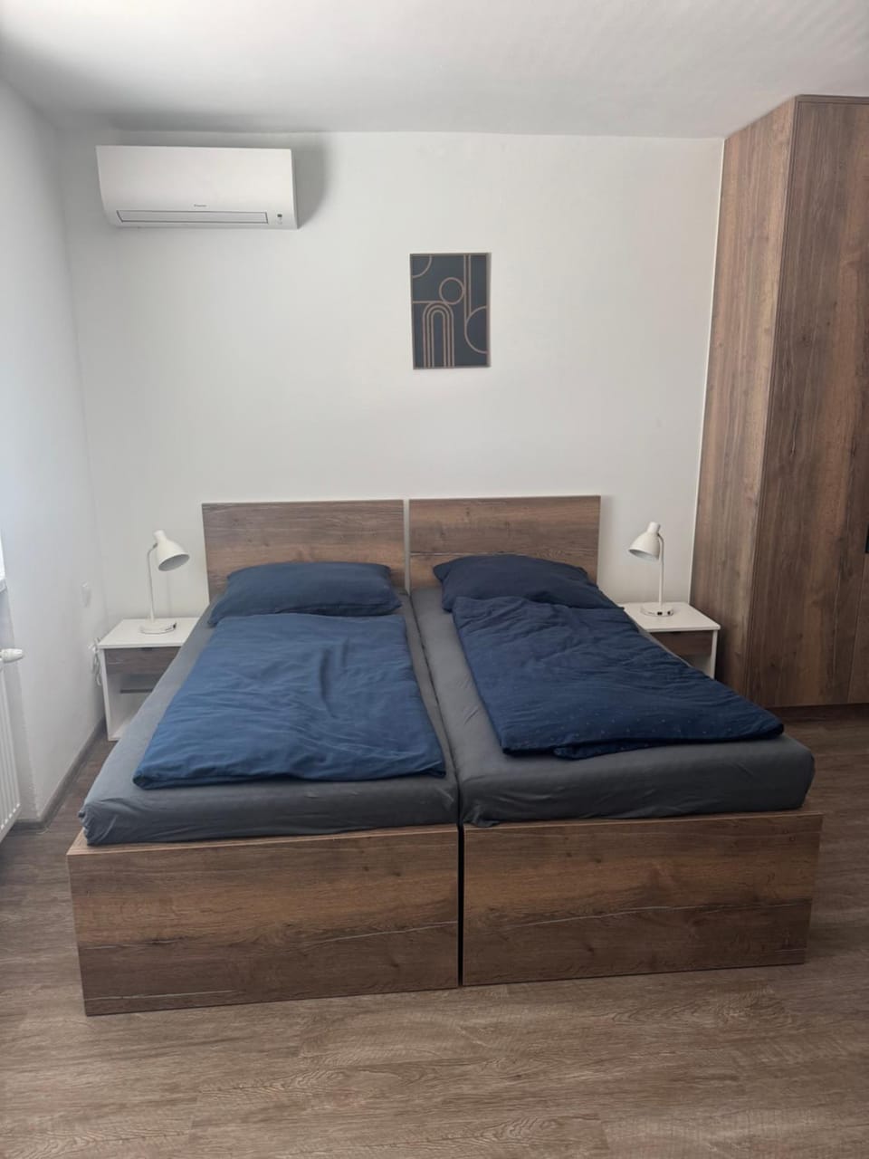 Bed, Photo of the whole room, Bedroom, air conditioner