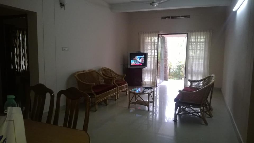 Communal lounge/ TV room, Living room