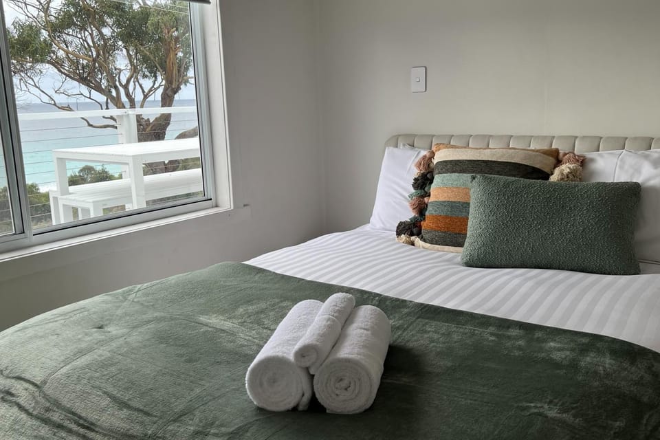 Bed, View (from property/room), Bedroom, Sea view, towels